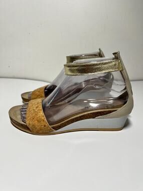 Naot EUC Cork Metallic Gold Ivory Contrast Leather Pixie Wedge Sandal 38 US 7.5